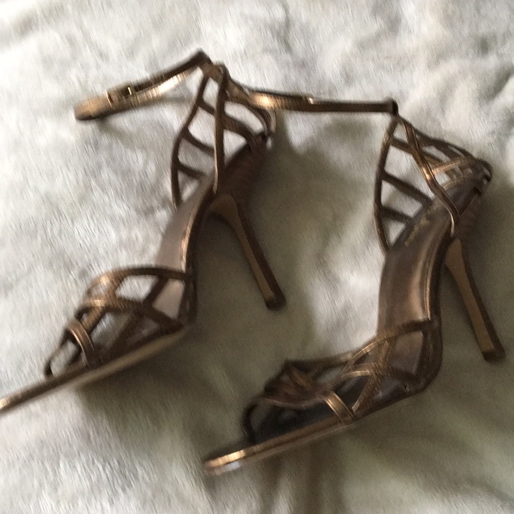 Wild Pair (Bakers Shoes) Gold High Heels. Size 10